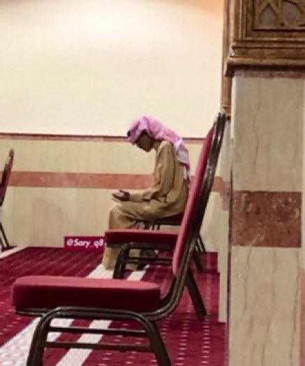 travelers_gulf's tweet photo. جاءه كرسي حكم واحده من أغنى دول العالم دون أن يسعى له

فأنزوا بكرسي قديم في زاوية مسجد من مساجد عامة الشعب

#الشيخ_نواف_الاحمد_الصباح https://t.co/cKdHGXL72B