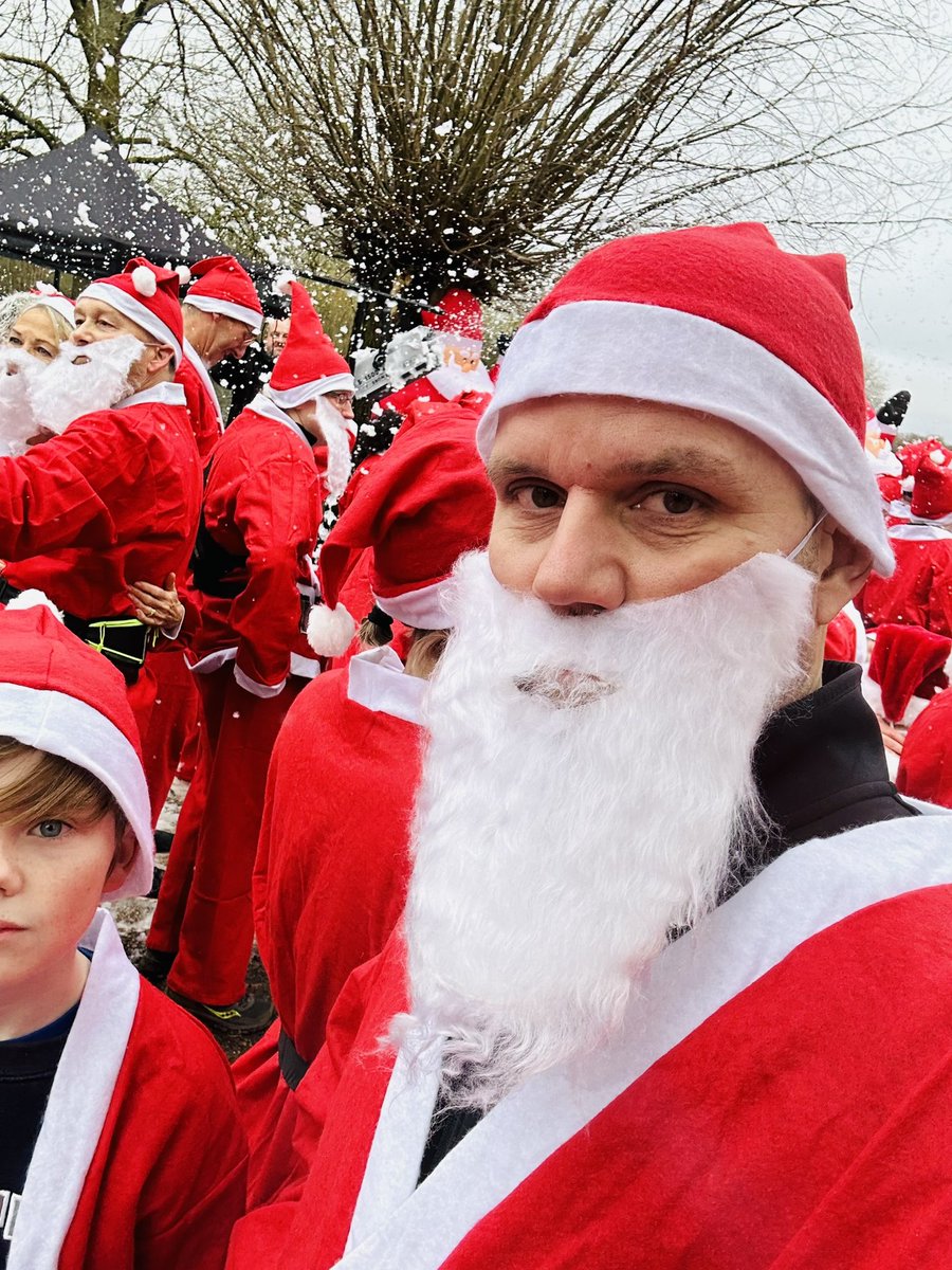 How was your morning? I went for a run. 🎅🏽 #SantaRun