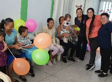 MinSaludVE's tweet photo. #EnFotos📽| Jornada de Salud benefició a niños y niñas del estado Táchira

Lee + aquí 👉 https://t.co/FPDiGypVhB

#JuntosPorCadaLatido
#17Dic 
@NicolasMaduro
@MagaGutierrezV https://t.co/FBgqS8e2dc