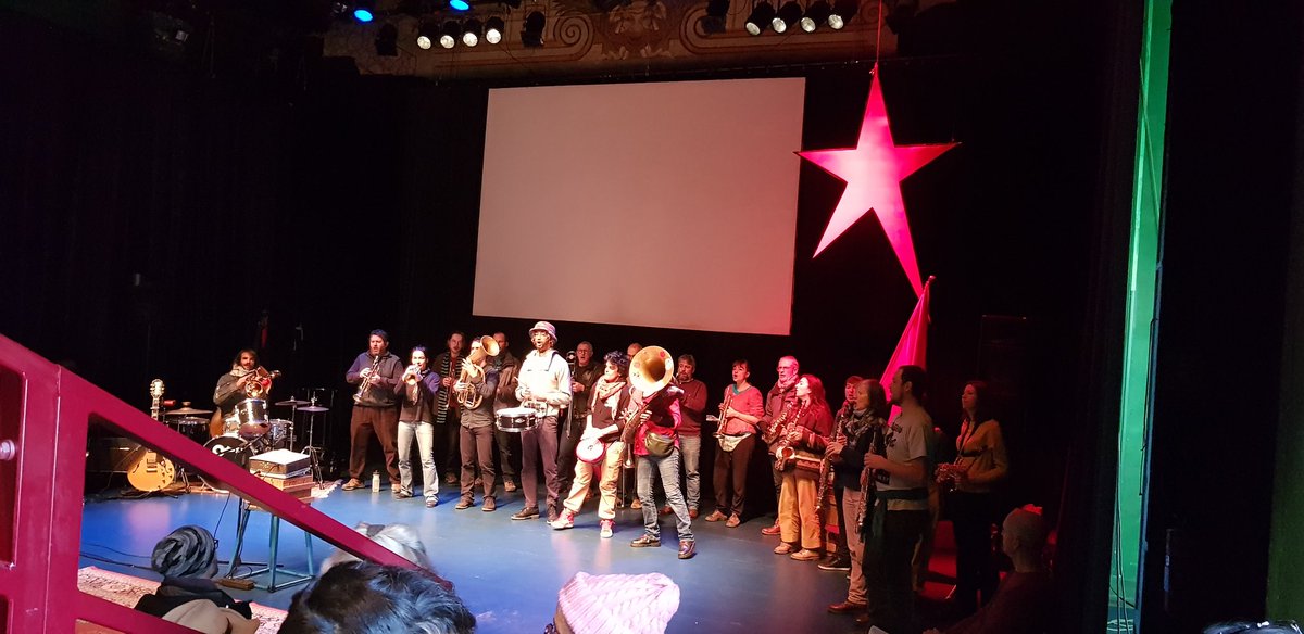 la_chouet's tweet photo. Avec la #fanfareinvisible, en attendant le cabaret politique en soutien à la @CieJolieMome que @MathieuHanotin veut virer de son théâtre la Belle Etoile à #saintdenis . Une institution de théâtre, musique et Solidarité à préserver!!! https://t.co/WMYpzd9JeZ
