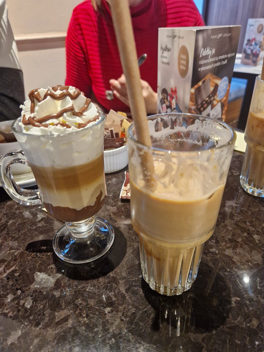 jayjay00007's tweet image. Popołudnie w Kielcach.
Pyszności.....
#Wedel #icelatte #chocolate
