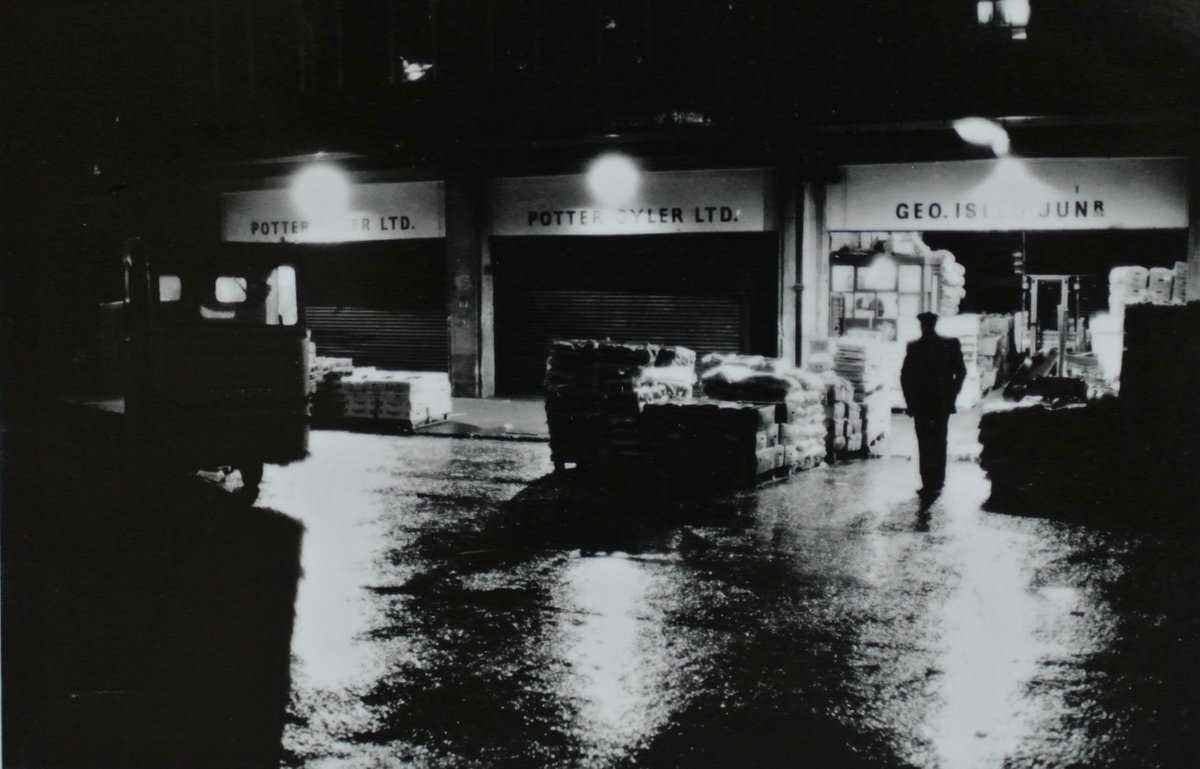 Spitalfields, London E1. Circa 1991. bricklanebookshop.org/product/spital…