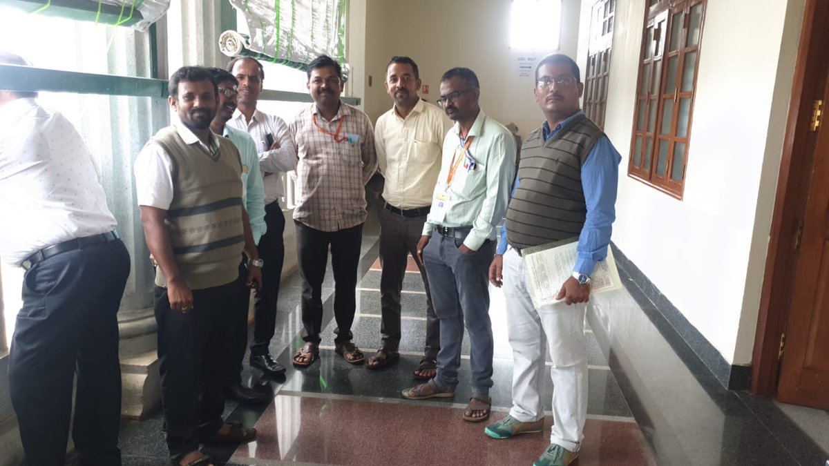 STARS_KREIS's tweet photo. Discussion and meeting with honourable Minister SWD Dr. H C Mahadevappa sir and PS SWD Major sir and ED kreis sir and JD kreis ,and Kreis  officers. https://t.co/6bmkJktdrI