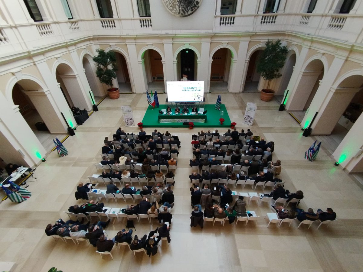 fai_cisl's tweet photo. #Intercultura: il Segretario Confederale @CislNazionale Andrea @Cuccello conclude a Bari i lavori del seminario #FaiCisl sul #lavoro degli #immigrati nel settore #agroalimentare, organizzato per celebrare la #GiornatadelMigrante. https://t.co/pAXbNLsXNr