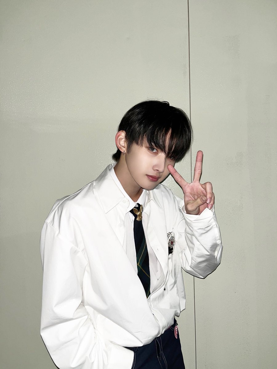 andTEAM_members's tweet photo. Music Bank Global Festival 2023に初めて出演しましたー！みなさんの歓声舞台中も聞こえてました！ありがとうございます😊
#andTEAM #JO https://t.co/QwXYyEBQ67