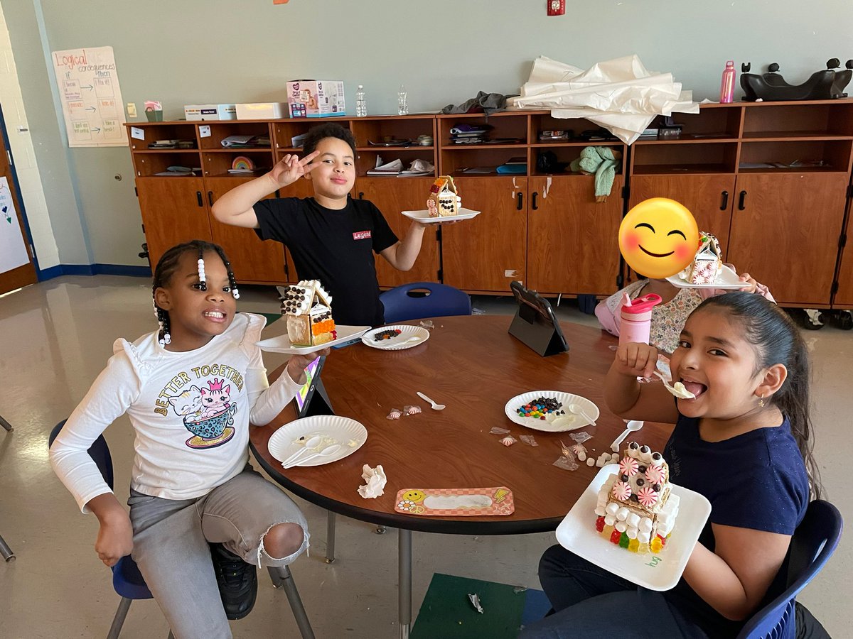 Mrs_BGunter's tweet photo. So much fun in third grade! Gingerbread houses for the win on a Friday afternoon! 💙🧡
#CEES #LearnGrowLead #gojackets #lexcs https://t.co/lmeCK6T3j8