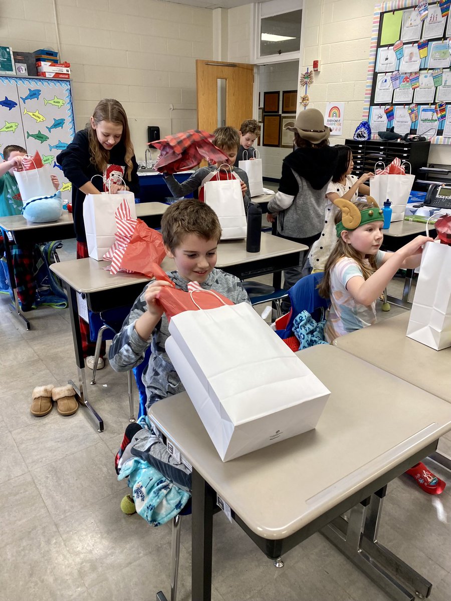 Lucy Clark tweet media