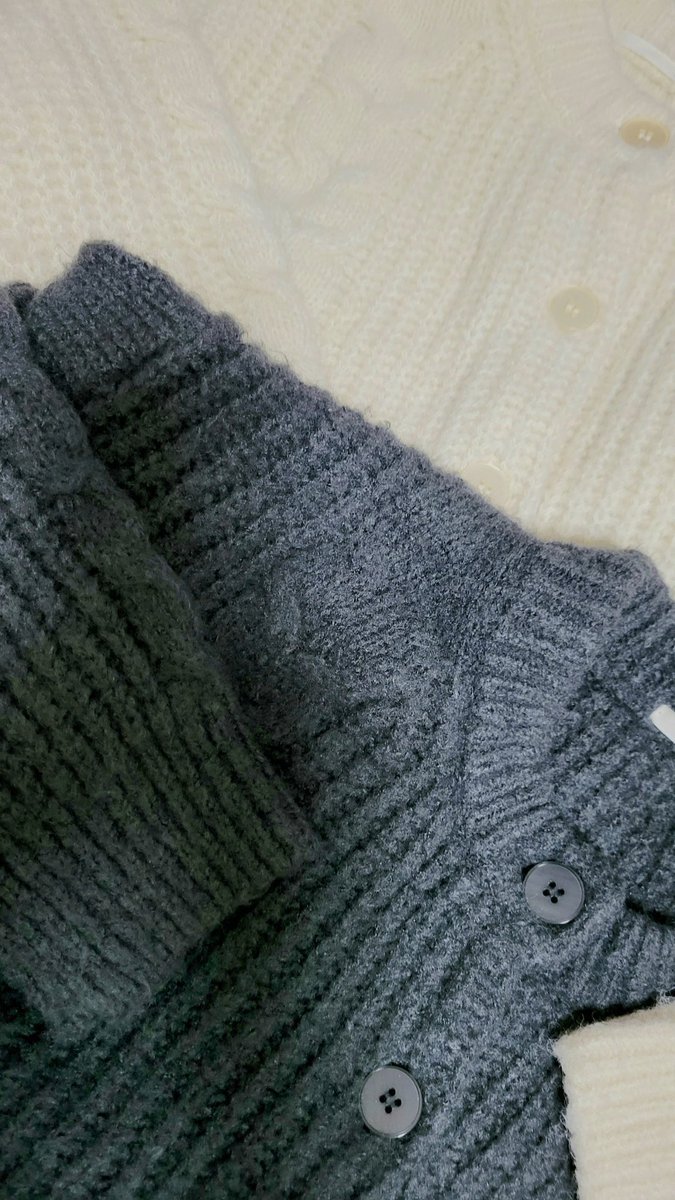 khxss776's tweet photo. めっちゃ軽くてあったかいカーディガン
お買い得のなんと990円‼️
イロチでもう一枚購入😊
あと一色も買っちゃおうかな～🙄
#パフィータッチケーブルショートカーディガン 
#GU♡ https://t.co/lT6YzqzraQ