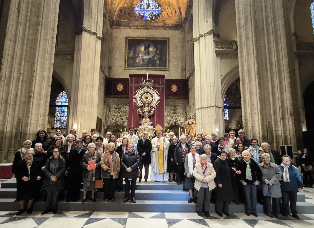 ArzobispoSaiz's tweet photo. El Colegio Sagrado Corazón, de #Sevilla, cumple 125 años. Enhorabuena a la Congregación de las Esclavas del Divino Corazón, a la Fundación Spínola, a toda la familia que conforma el Colegio. Memoria agradecida del Beato Marcelo Spínola, la Venerable Celia Méndez, y todas las personas que nos han precedido. Todo el ánimo del mundo para seguir en vuestra preciosa misión educativa