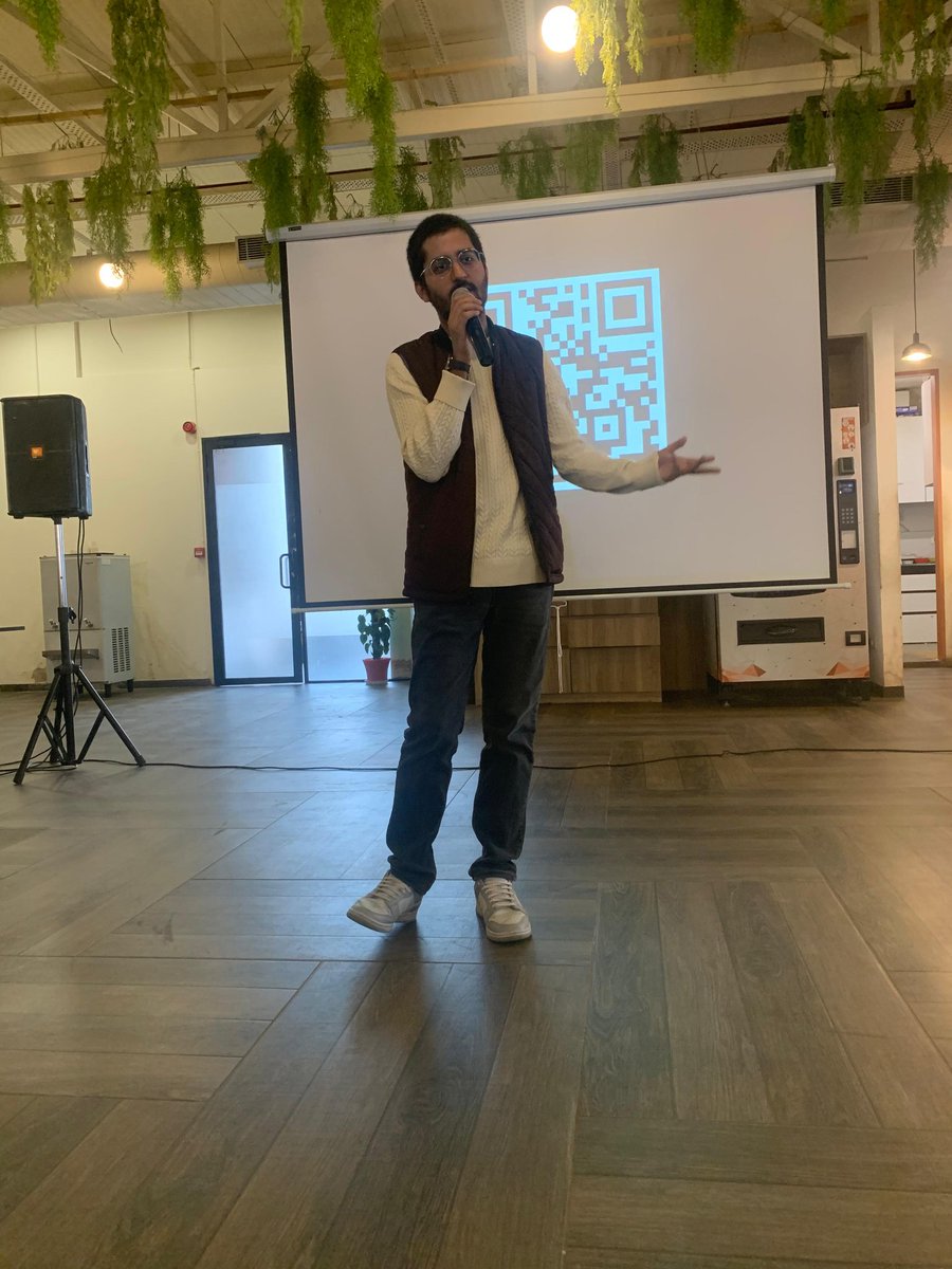 praveshstwt's tweet image. Fantastic time at the #TechByteConference 🚀 Met some incredible minds, including the brilliant @kunalstwt! 💡 Engaging discussions, innovative ideas, and endless inspiration. Grateful for the opportunity to connect with such a dynamic tech community! #Networking #TechInnovation