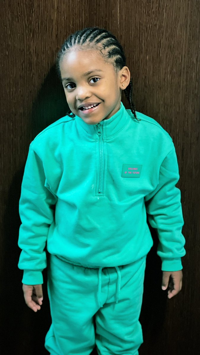 Parabéns, filha e princesinha de 6 anos❤️
Filhinha tão querida, eu quero lhe desejar um grande dia. Que a celebração dos seus primeiros seis anos de vida fique gravada na sua memória para sempre. Parabéns, amor!
Que a vida continue a provocar sorrisos no seu rosto ❤️