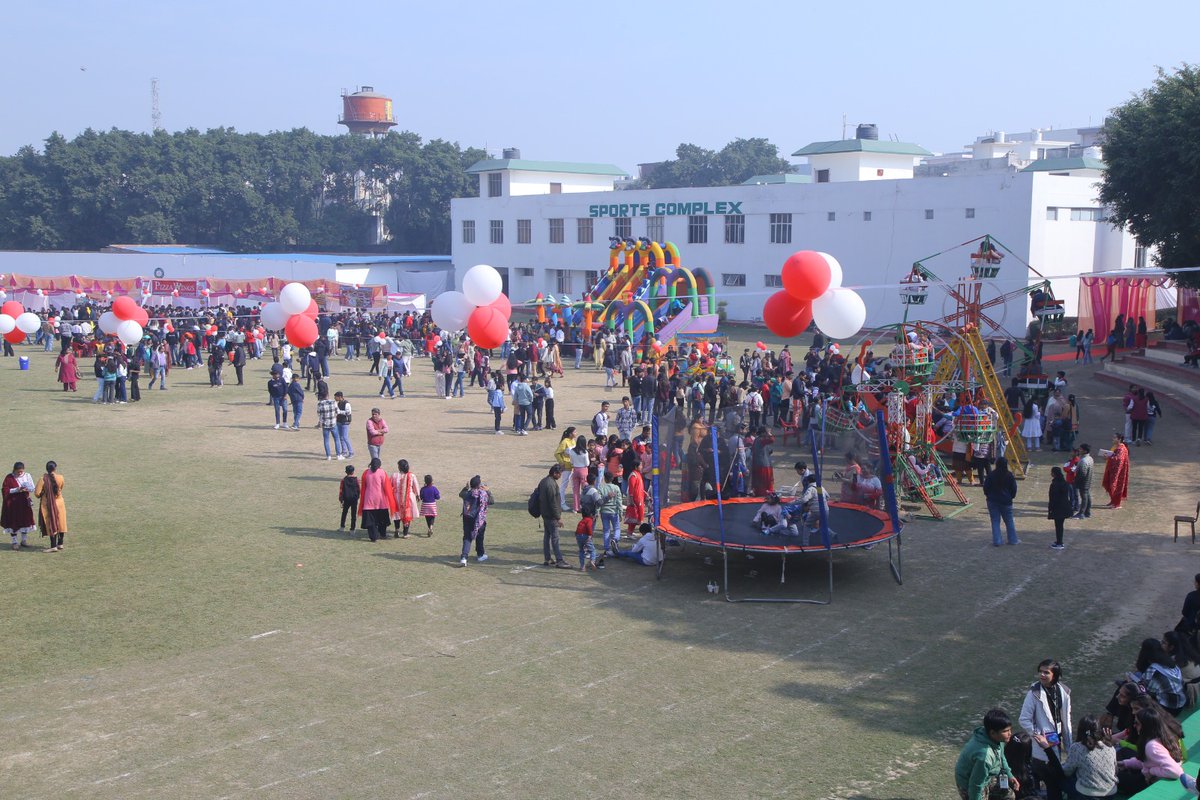 dpsmeerut's tweet photo. GALA FUN FAIR CHRISTMAS CARNIVAL https://t.co/UL5zMTolme