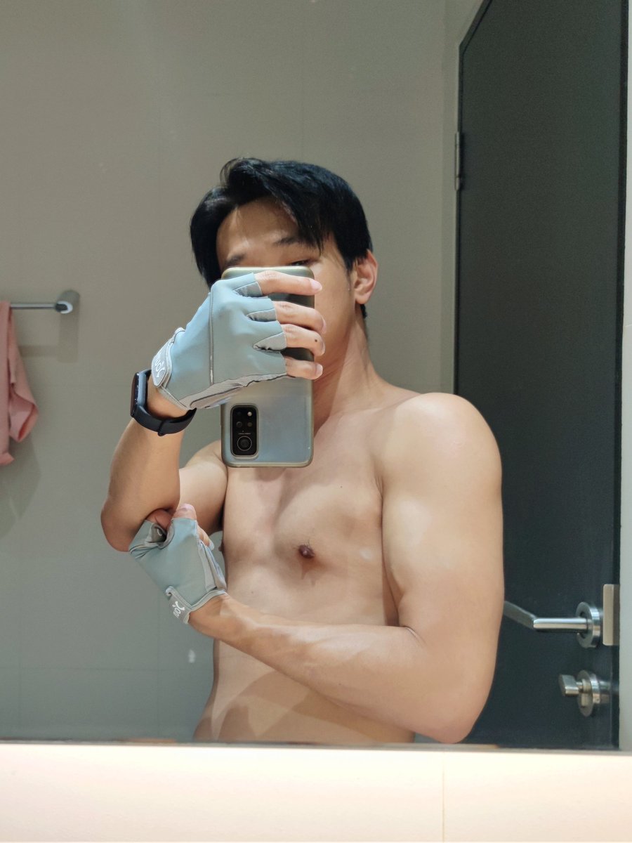 ModuForFun's tweet photo. Day5 ถึงจุดที่เพื่อนทักว่าแขนจะใหญ่กว่านมแล้วนะ #NextLevelChallenge https://t.co/5jx5g21ZfC