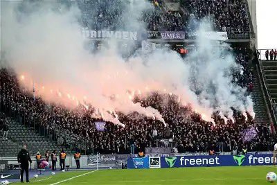 ultras1899_'s tweet image. Hertha Berlin - VfL Osnabrück #pyro #gasteblock #VioletCrew #Osnabrück #ultras #BSCOSN (16.12.23)