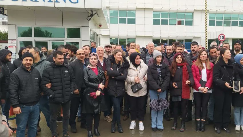 gazetepencere's tweet photo. Corning işçileri grevi sonlandırdı

https://t.co/mb2zaLOoa2 https://t.co/siZBbetXHJ