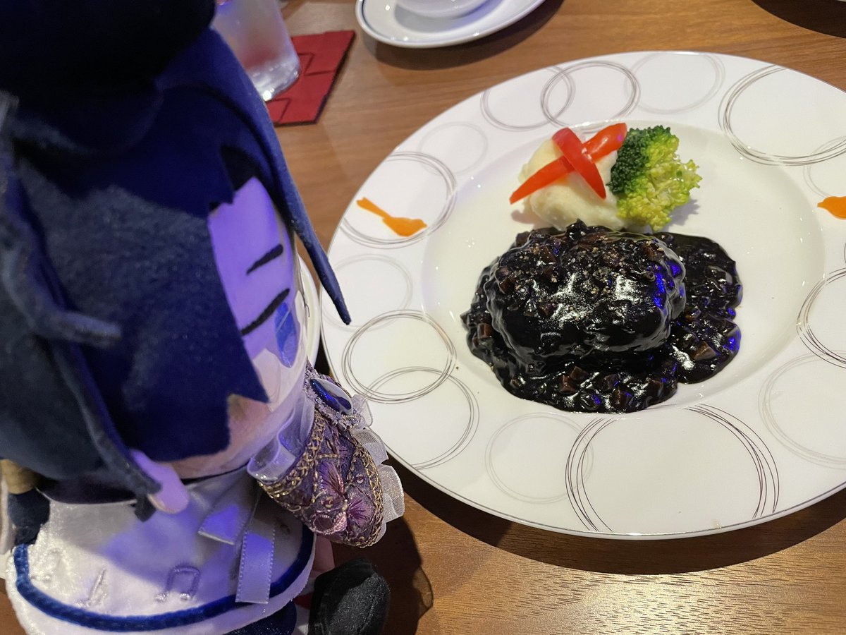 「たまはがねはんばぁぐであるまっくろでおいしかったのであるとりさんのかたちのにんじ」|焦土の片桐🦀のイラスト