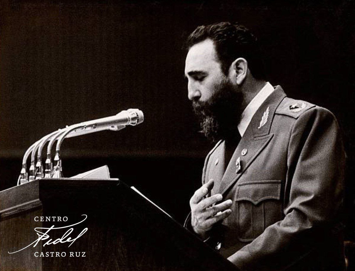 #Fidel:"La calidad de vida está en los conocimientos, en la cultura. Los valores sí constituyen la verdadera calidad de vida, la suprema calidad de vida (...)". #FidelVive