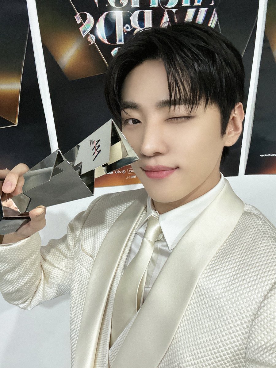 parkjaechanpics's tweet photo. https://t.co/c74T9Kq7fY