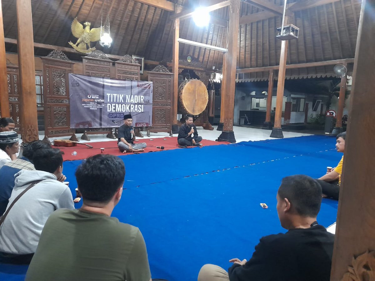JuguranSyafaat's tweet photo. Juguran Syafaat edisi Desember 2023: TITIK NADIR DEMOKRASI diawali dengan tawashshul dan pembacaan Q.S Al-Kahf. #JSDes https://t.co/9FR4Ag0did