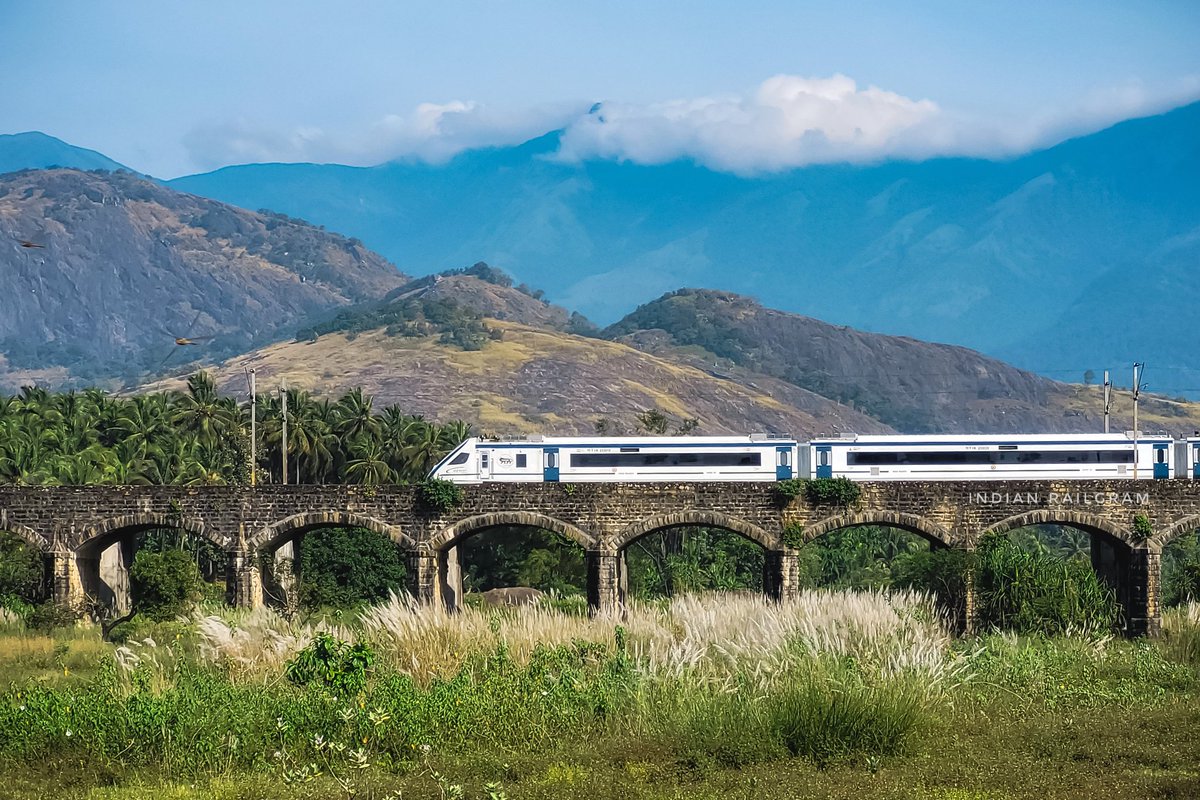 Vande Bharat Sabari Special Express crossing Beautiful Kottekad Bridge with Western Ghats backdrop 🤩
<a href="/GMSRailway/">Southern Railway</a> <a href="/DRMPalghat/">Palakkad Division</a> <a href="/RailMinIndia/">Ministry of Railways</a> <a href="/AshwiniVaishnaw/">Ashwini Vaishnaw</a>