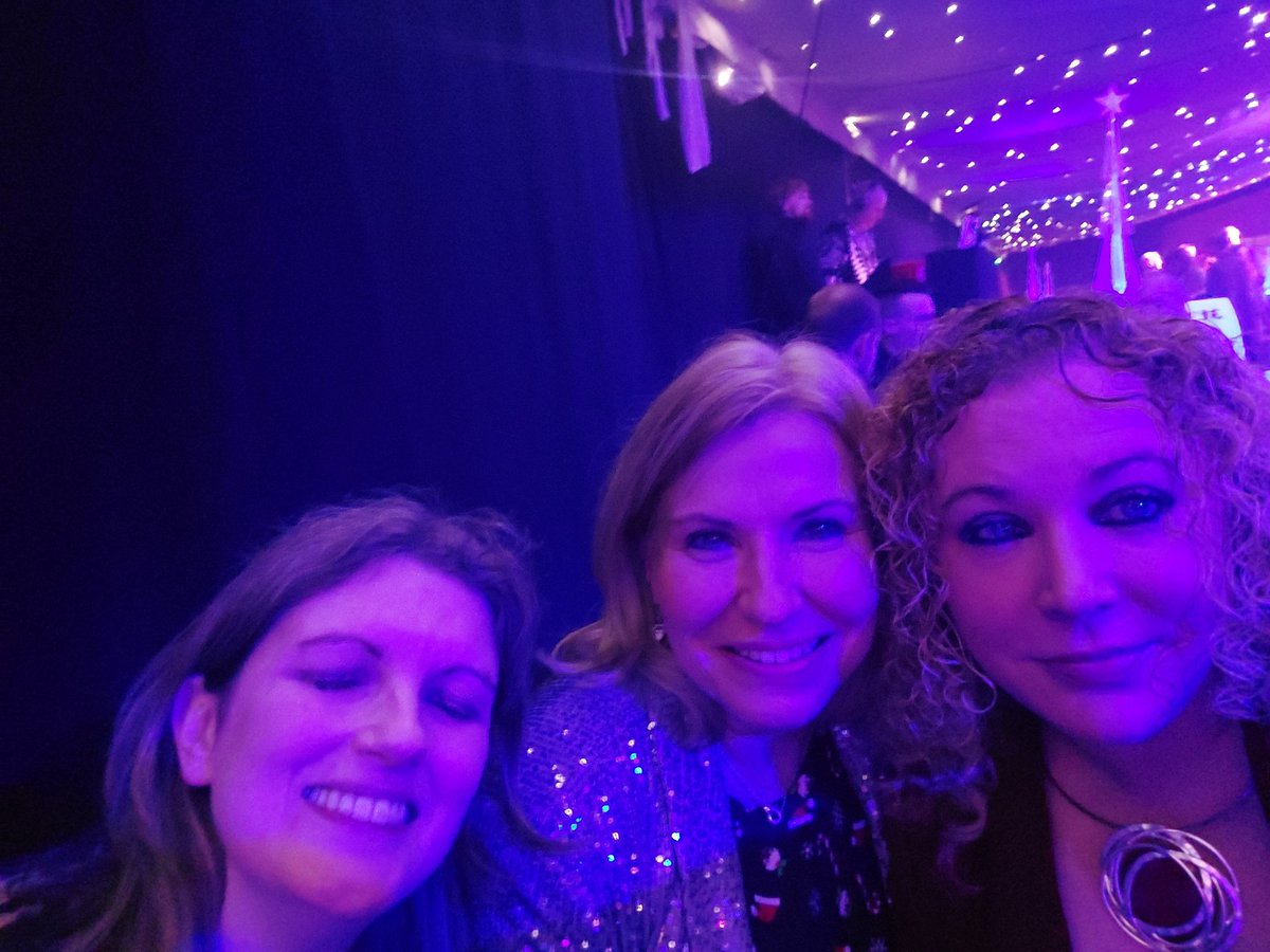 Sar73090138's tweet photo. What a fabulous night at Trojans Rugby Football Club with team HASAG. Sore feet from so much dancing with such a wonderful crowd. @Team_HASAG @HoweNickyhowe @luxton03 @John_BrowneSG @SlaterGordonUK https://t.co/ejCbGFQyt7
