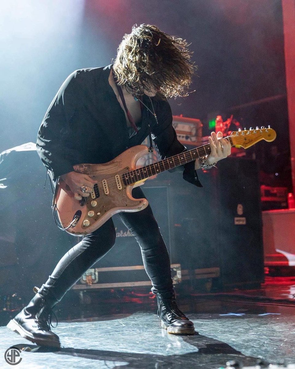 Buen sábado, háganlo q sea siempre mejor, y mucha música mucho rock 🎶🤘🏻🤘🏻