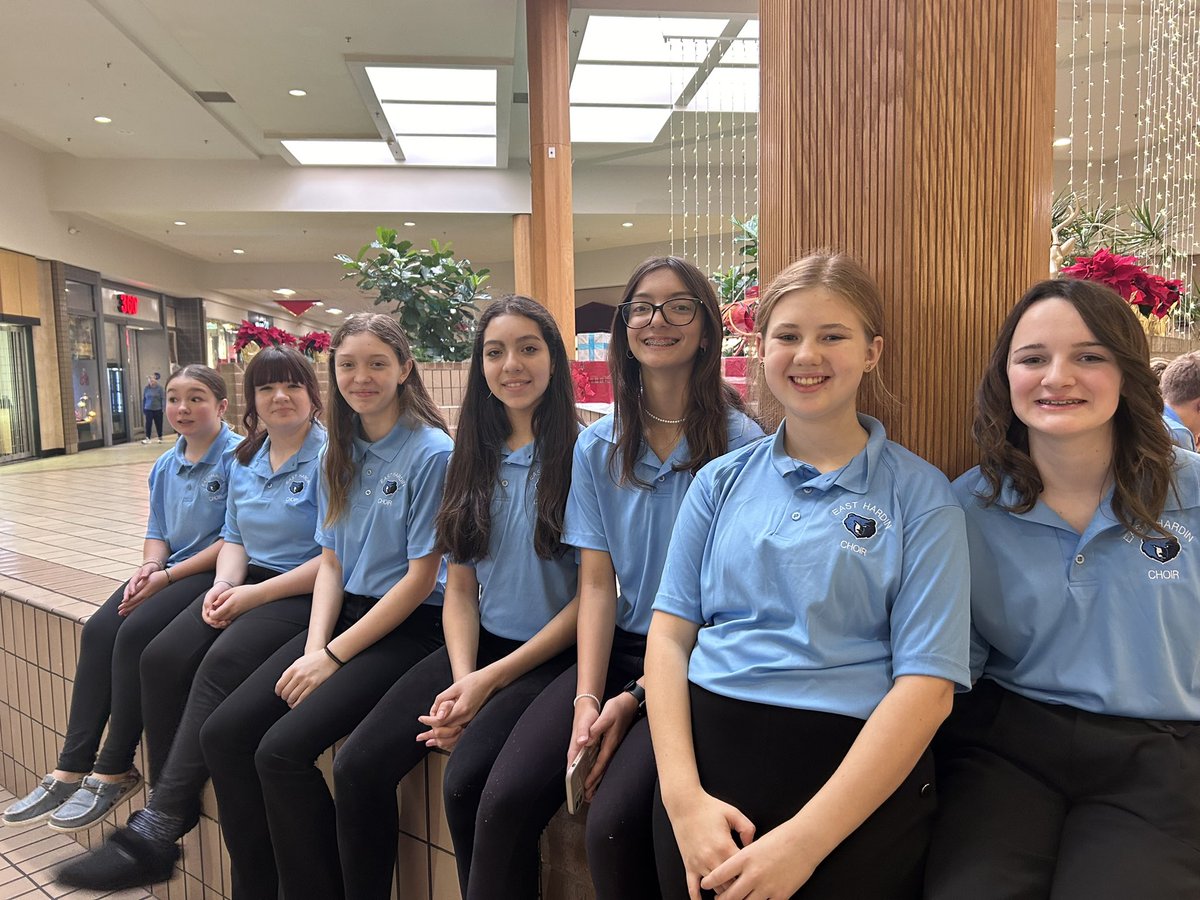 EHMSBruins's tweet photo. The 8th Grade Choir performed at the Towne Mall with CHHS yesterday! #BeEast https://t.co/ES8xK677PE