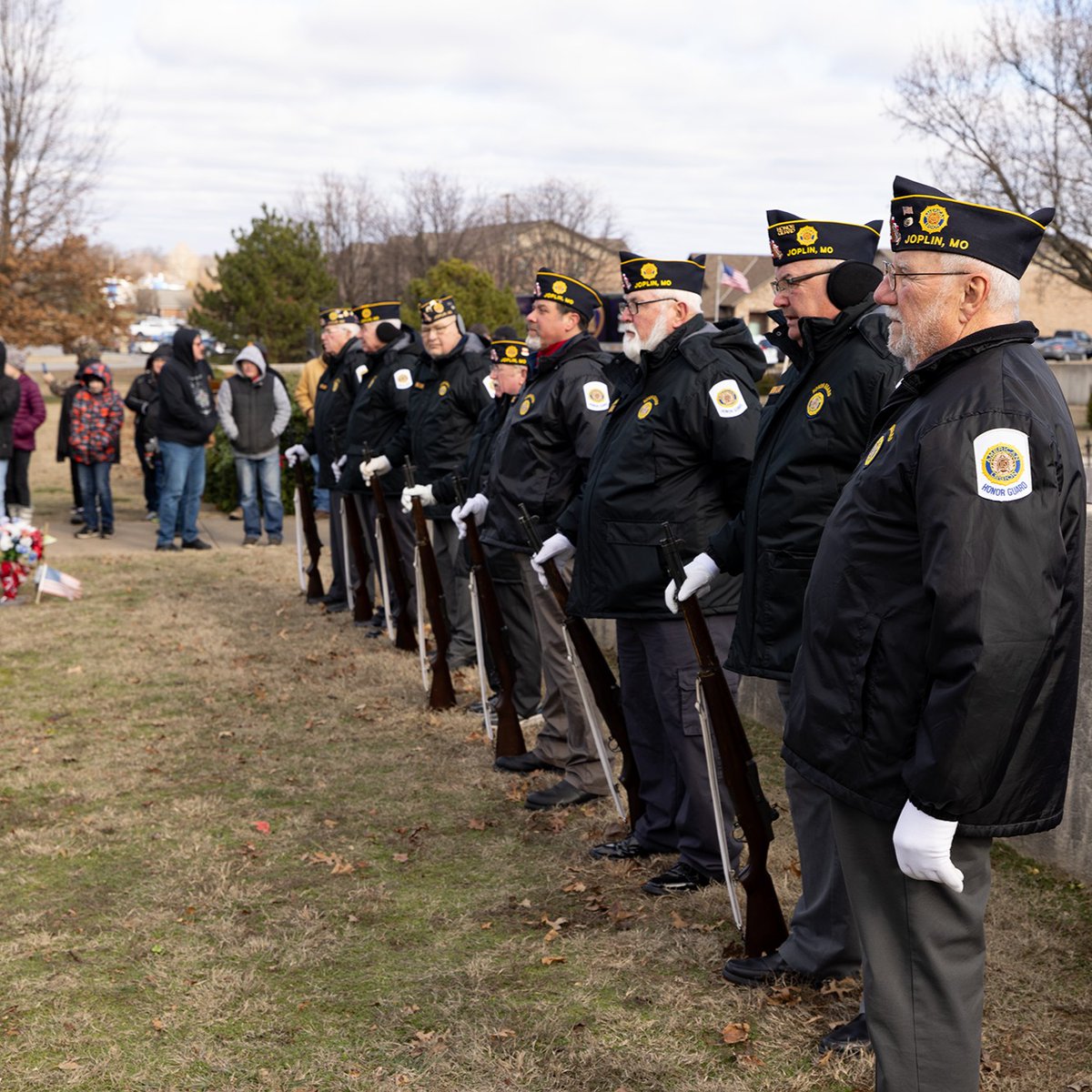 WeDriveCFI's tweet photo. Today is National @wreathsacross America Day and for over a decade, CFI has delivered wreaths across the country as part of our #TrueToTheTroops program. It is an honor and a privilege to support WAA’s mission. 

#RememberHonorTeach https://t.co/jthSP37NwW