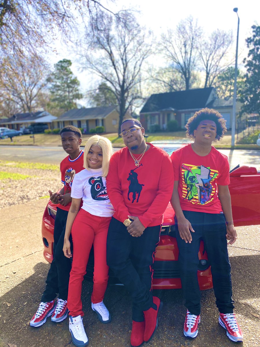 stephkashh's tweet image. My Nephew Was Just 16 😭💔 If You Know Me, You Know I Love My Niece and Nephews Like They My Own Kids. Know I'll Do Anything For Em. This Shit Got My Heart In Pieces. I Love You Deshawn. You Gone Forever Live Through Me 🕊️