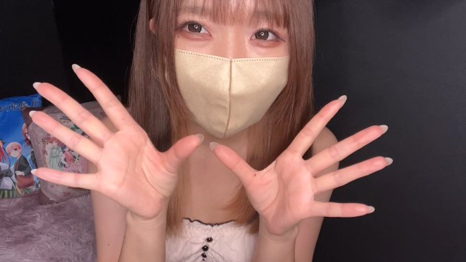 お久しぶり！！ 皆さん元気にしていますか？😌📷 この写真、みゆの指長く見えるの気のせいかな？ https://t.co/HbVJ4S6FCg<a href="/tag/%E3%81%84%E3%81%84%E3%81%8A%E3%81%A3%E3%83%91%E3%82%A4%E3%81%AE%E6%97%A5"class="tags"><span>#いいおっパイの日</span></a>