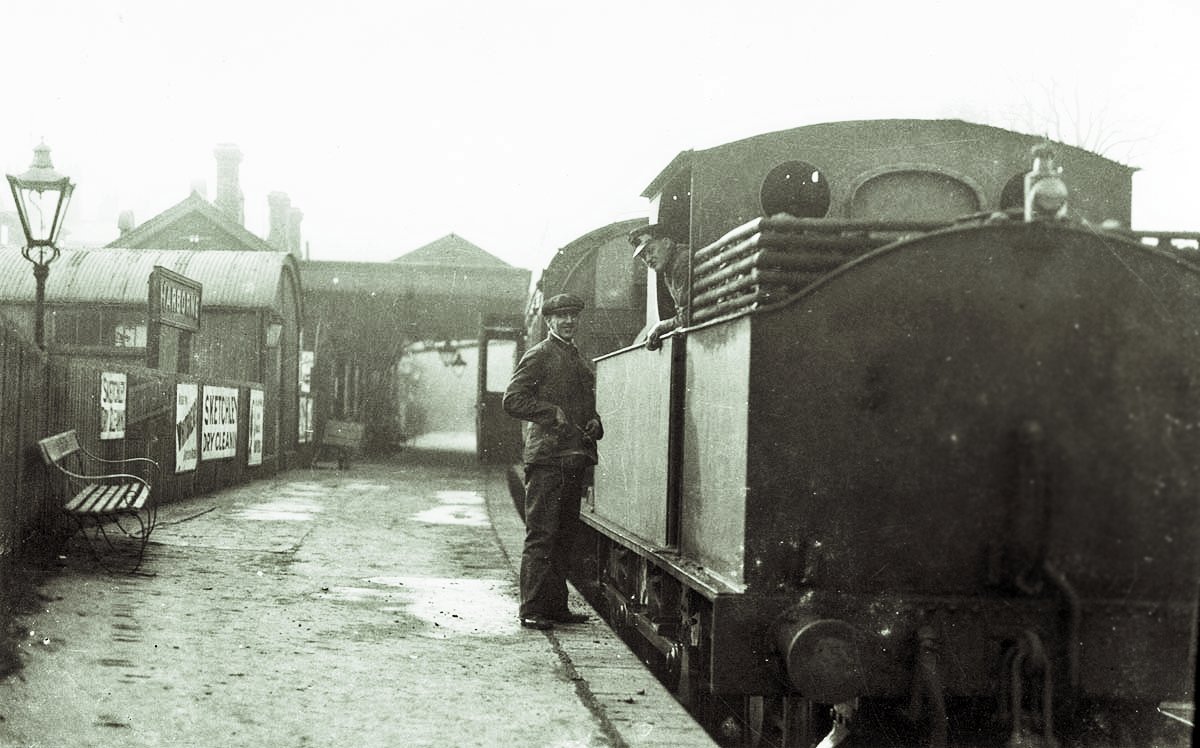 Harborne Station, Birmingham, 1934

An unidentified ex-LNWR 0-6-2T Coal Tank locomotive is seen at the head of a local passenger service in November 1934, just prior to the cessation of passenger services.

warwickshirerailways.com/lms/lnwrh4063.…