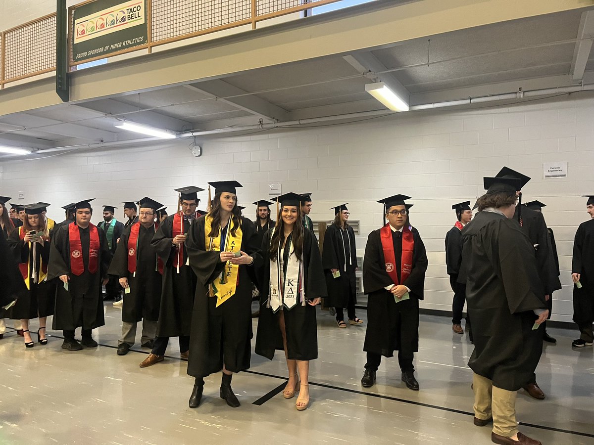Center4ERP's tweet photo. Our MBA graduate Jessica is the student Mace bearer representing #KummerCollege @MissouriSandT https://t.co/f427VMrCkJ