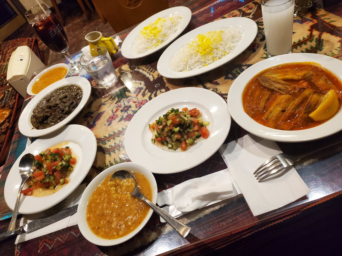 sachicommunica1's tweet photo. るつこさんとペルシャ料理食べながら盛り上がっていたら、突然ベリーダンスが始まって、気がついたら私、踊ってた💃めちゃくちゃ楽しかった‼️‼️来年お楽しみな企画あります💕💕 https://t.co/4zGs2qf5NT