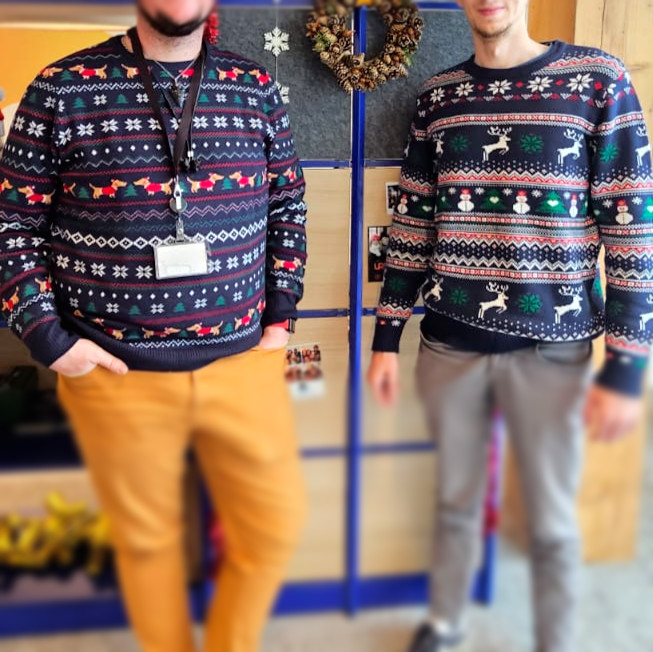 OVHcloudCareers's tweet image. Joyeuse Journée internationale du pull de Noël !
Montrez-nous votre plus beau pull festif en cette période de l'année 🎄❄️
Partagez vos photos avec nous en utilisant le hashtag #pullDeNoël !