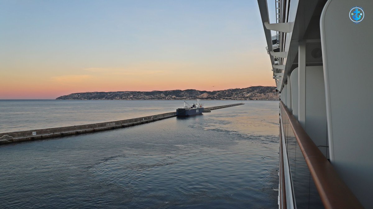 Crucero MSC WORLD EUROPA entrando en el puerto de Marsella
@MSCCrucerosESP 
#barcosporcadiz #puertodemarsella #marseilleport #merseille #cruise #crucero #port #puerto #vacaciones #viaje #barco #buque #ship #vessel #msc #msccruceros #msccruises #mscworldeuropa #mscworldclass