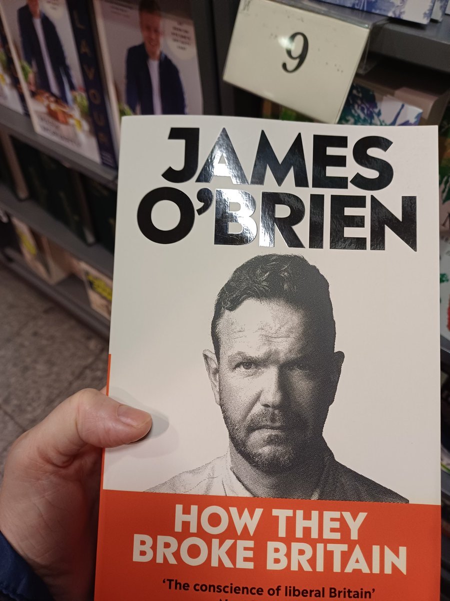 bizzistationery's tweet photo. @mrjamesob Christmas sorted https://t.co/3nZuiE2CGY