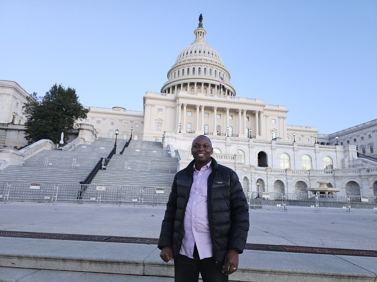 RichardKabanda2's tweet photo. After technical discussions with colleagues from @UNICEF @USAID @AfricaCDC et all in πΊπΈ on Strengthening #CommunityHealthSystems, we visited Capitol-Hill, tye white house & other historic sites in Washington DC. https://t.co/UcDIMcBabl