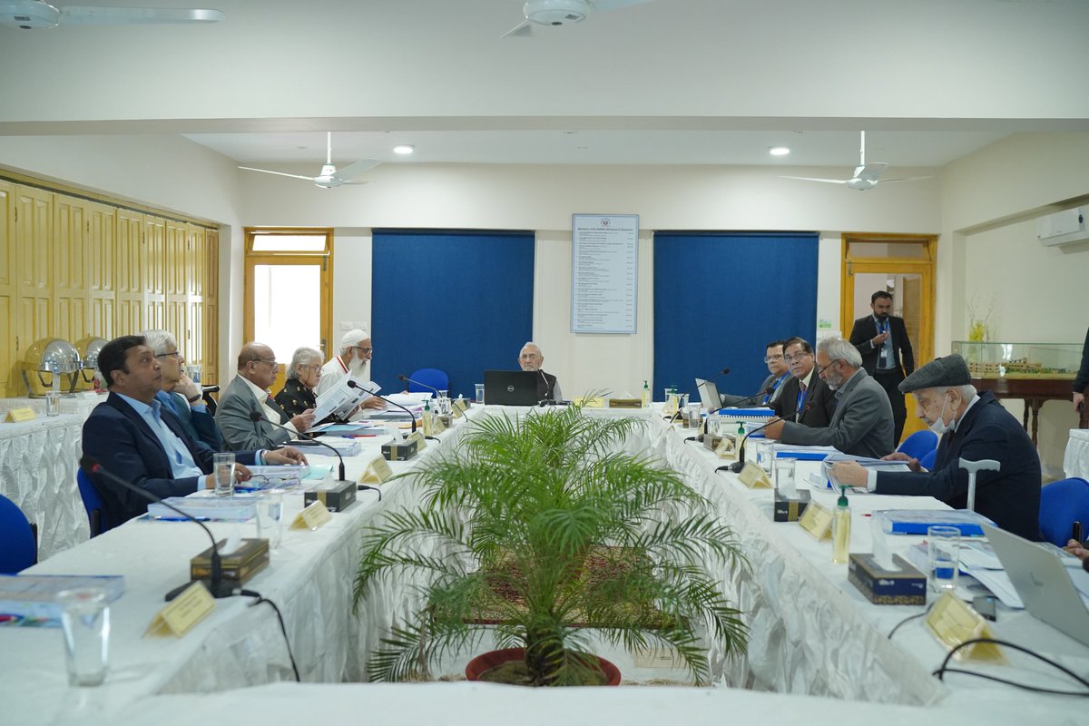 HANDS_Welfare's tweet image. Setting the Foundation: The inaugural meeting of the Board of Governors took place today at @handsids1 HANDS Institute of Development Studies, Karachi, chaired by Chancellor Prof. Abdul Gaffar Billoo. A momentous start to a journey of knowledge and growth. #DevelopmentStudies