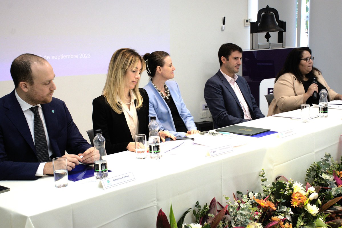 #News | #Paraguay issues its first #SustainableBond through <a href="/afd_py/">AFD</a>
This bond of approximately 13 million was issued this week. <a href="/GGGI_LAC/">GGGI Latin America and Caribbean Regional Office</a> and <a href="/gggi_hq/">GGGI</a> have supported the process from technical assistance to the financial institution. 
👉 Read more: lnkd.in/eAVMsuTP