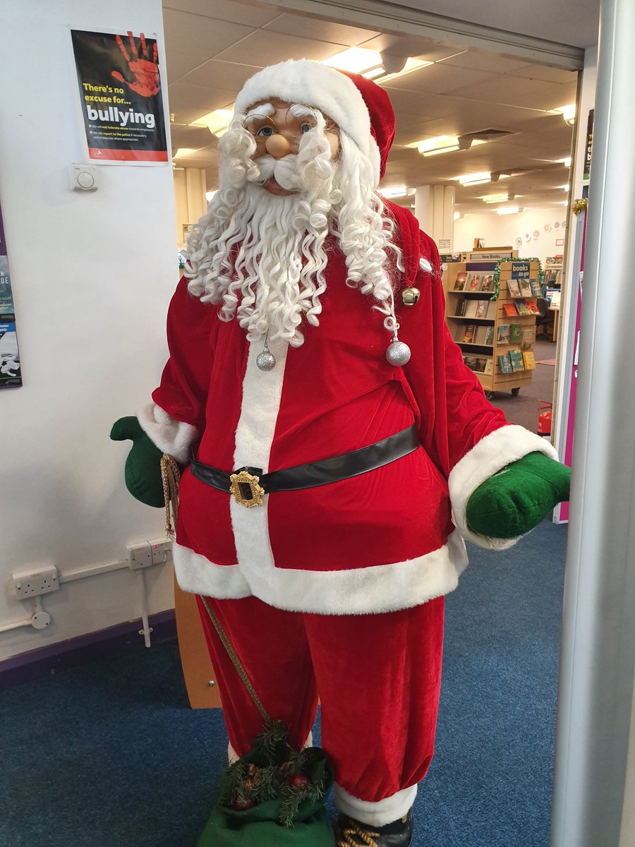 LongfordWMP's tweet photo. PCSOs from Henley & Longford team held a #Christmas Storytime event at #BellGreenLibrary today. The children really enjoyed it and they all received a Christmas gift. Thank you to @covlibraries for having us! https://t.co/UYhfvYIU2L