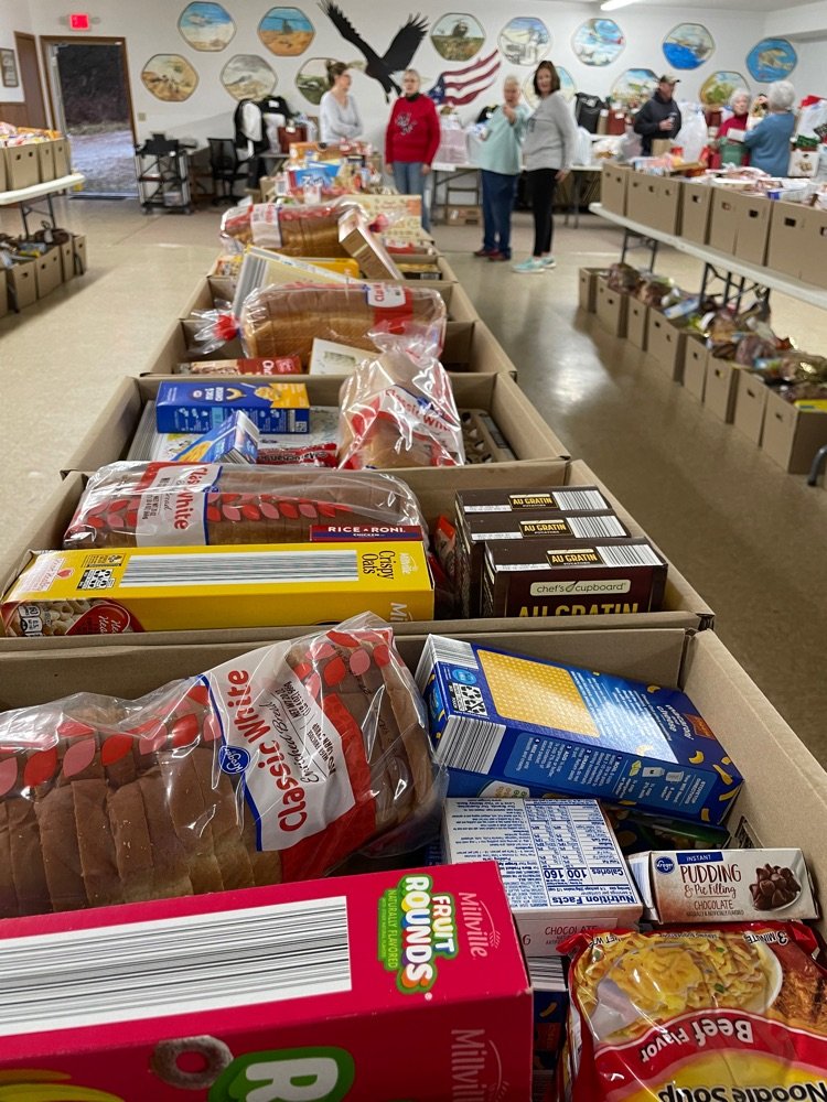A big thank you to the IB community for supporting IB Christmas Hope, and thank you to the IBHS basketball team for packing everything up this morning! 125 food baskets were stocked and provided to local IB families today. #ibtigerpride