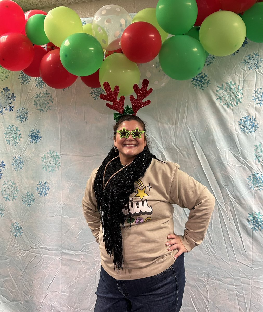 So grateful for these wonderful students from <a href="/CySpringsOrch/">CySprings HS Orchestra</a> for sharing their talents at the anual sweet shop <a href="/CySpringsHS/">Cypress Springs HS</a> <a href="/CFISD_FineArts/">John Morrison</a>