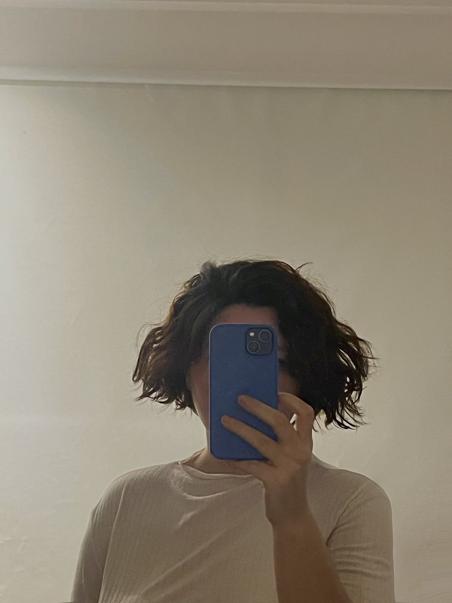 beluzepam_'s tweet photo. La foto que le mostré al peluquero // Como me dejó el hijo de remil puta https://t.co/IFIBhLalS9