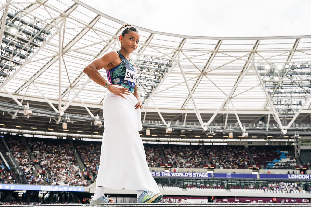 Dress to impress on a #DiamondLeague 💎 day 😎😆 #LondonDL 🇬🇧