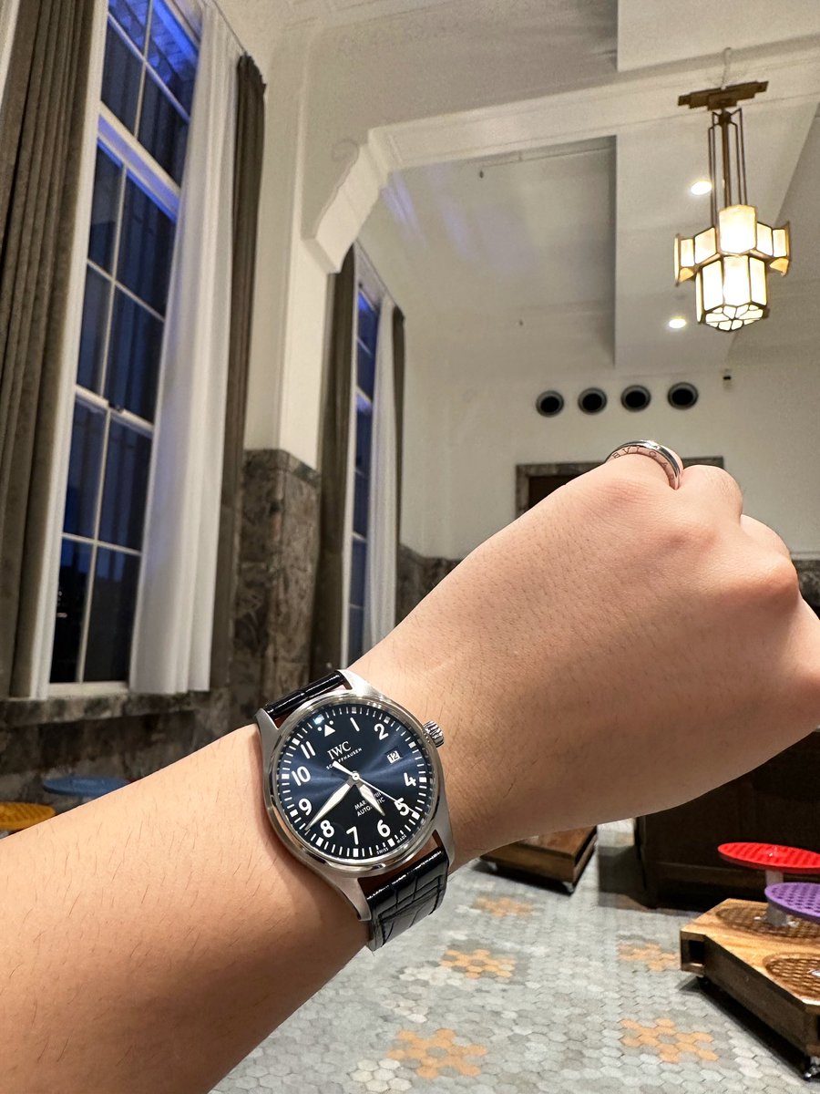 Rolex OysterPerpetual36 brightblue
IWC PilotWatch MarkⅩⅧ“Petit Prince”
.
#2本限りのコレクション

安心感とほんの僅かな緊張感
感じるオイパペと、
圧倒的にデザインが好みなマーク18✨