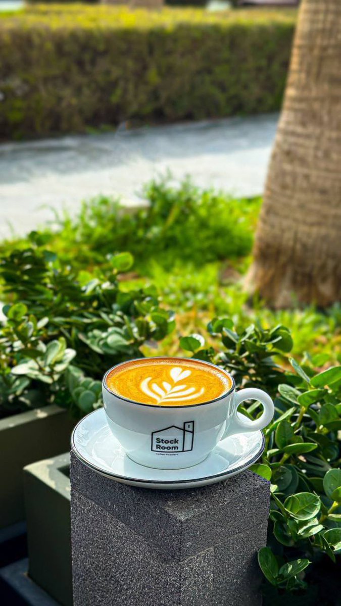 علموه إن الغلا باقي محله ..
لا يهاب البعد عني لا يهابه ..

والله إن الحب له والشوق كله ..
ما يغيرني جـفاه ولا غـيابـه♥️🍃