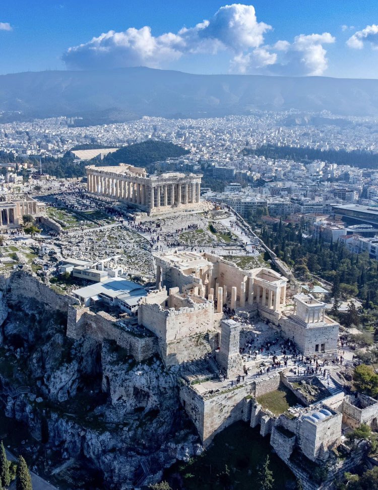 Greek Concert Status tweet media