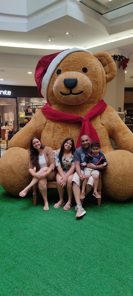 clebinhobassman's tweet photo. Natal chegando a família já entrando no clima ... Ótimo sábado aos amigos de São Joaquim da Barra e região #eptv1 https://t.co/zu5xmPUg8u