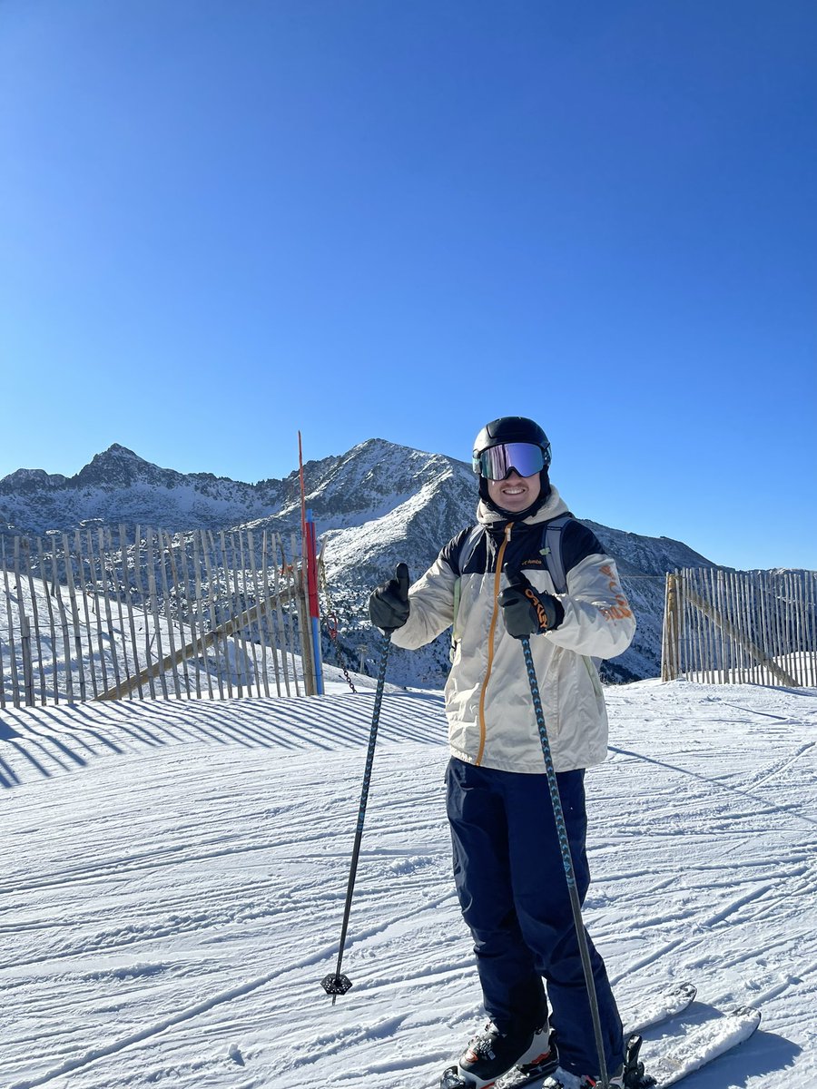 neilsonandorra's tweet photo. Introducing the Team to the slopes of @grandvalira
A beautiful blue day - great first day on the mountain @neilsonholidays
#snow #skiing #teamneilson #neilsonholidays #neilson #snowboarding https://t.co/xujj01lTUD