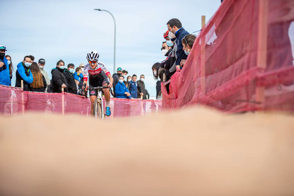 La asturiana se retiró en 2022 tras veintitrés años ininterrumpidos de competición. La Copa de España de #CX en Xàtiva fue su última carrera.

Estuvimos allí y recuperamos los mejores momentos a través de esta galería de <a href="/ZubikoPhoto/">Javier Martínez de la Puente - Zubiko Photography</a> 📸

👉🏽 bit.ly/33DLJnj